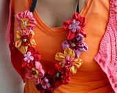 Bloom necklace