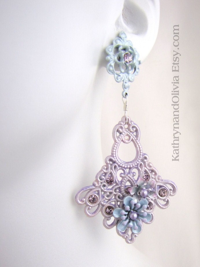 Chandelier Post Earrings Lavender & Blue Floral Lace Drop Earring with Rhinestones 312-3050