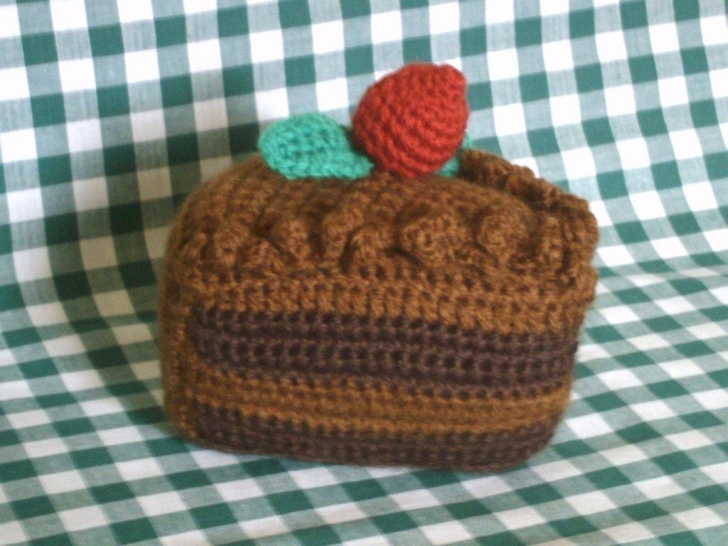 Chocolate cake slice with a little strawberry crochet pattern pdf 