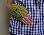 buttoned gloves // lettuce and navy
