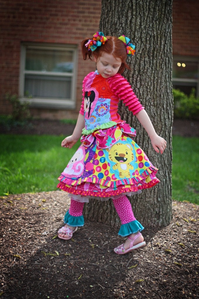 CUSTOM BOUTIQUE Applique Skirt Tee Leg Warmers
