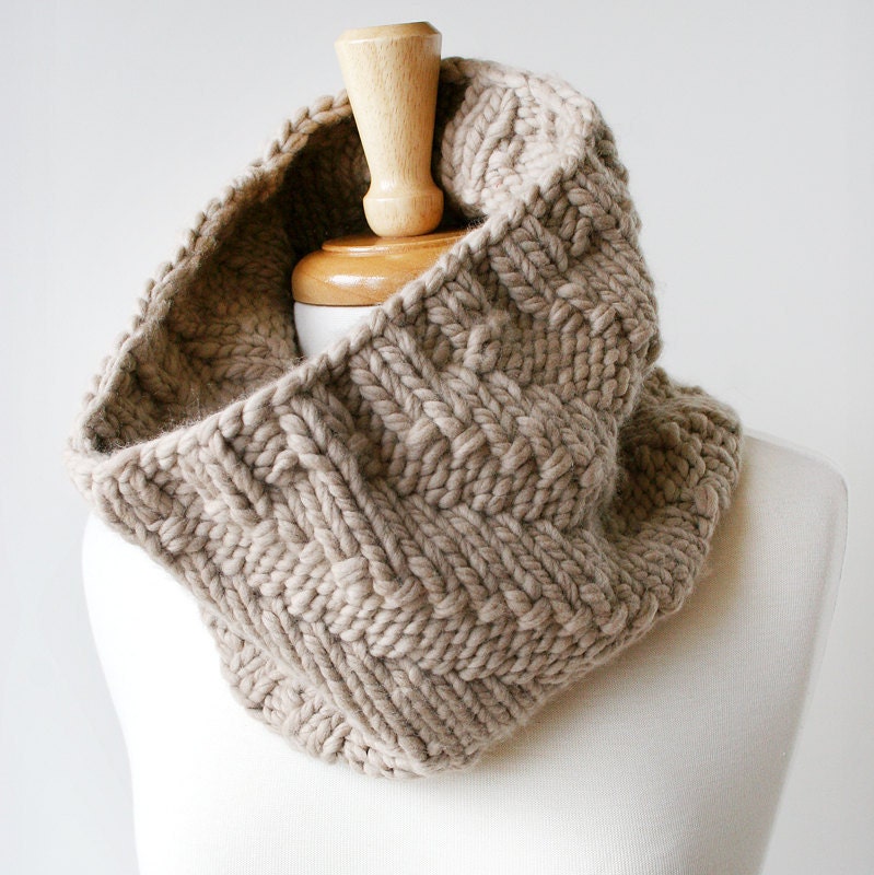 Chunky Knit Cowl - Luxurious Unisex Neckwarmer in Merino Wool and Cashmere - TickledPinkKnits