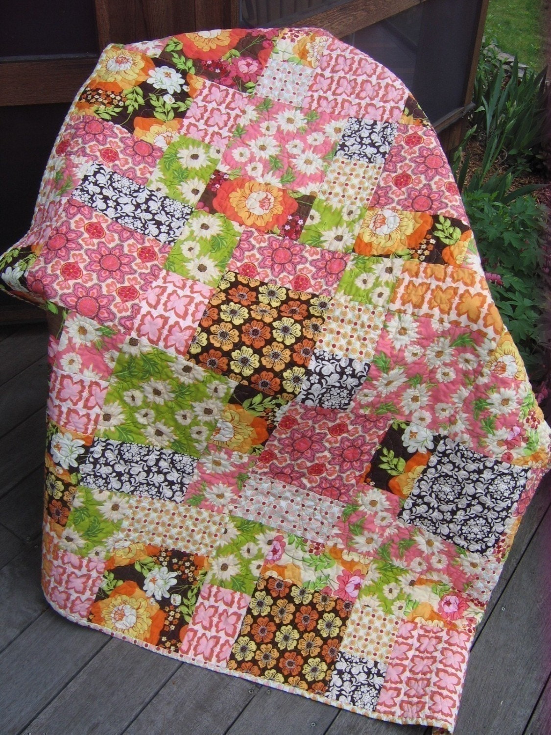 PDF Quilt Pattern.....Easy and Quick...two sizes, Flowers in the Garden