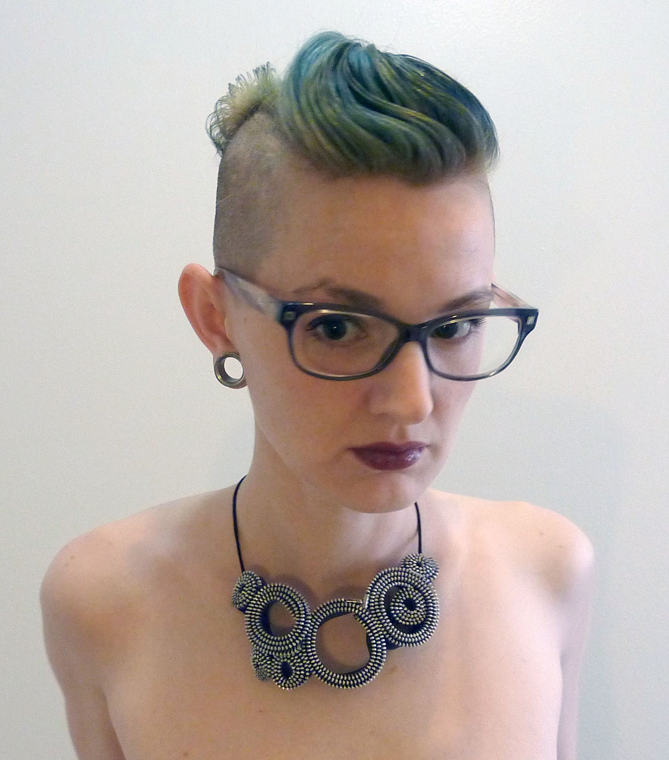 8 Silver Circles Zipper Necklace