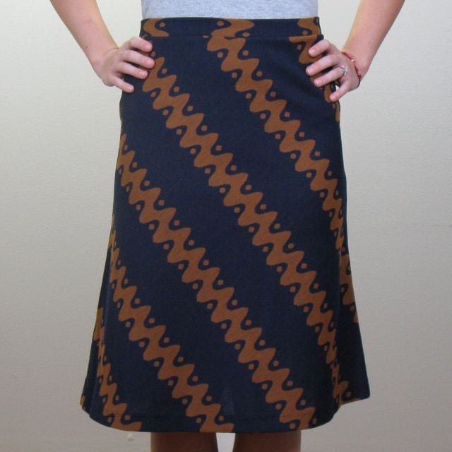 classic skirt size medium