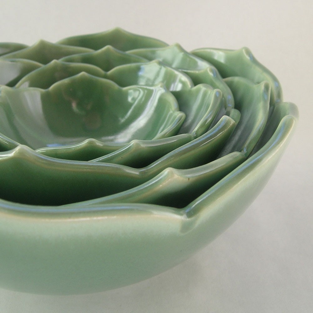 Ceramic Nesting Lotus Bowls Set of Five in Green