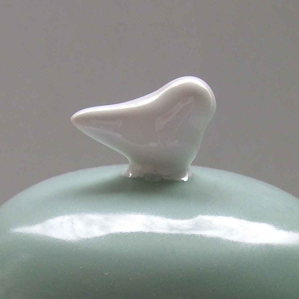 Bird Ceramic Cupcake Stand with Scallop Bell Jar in Robin Egg Blue