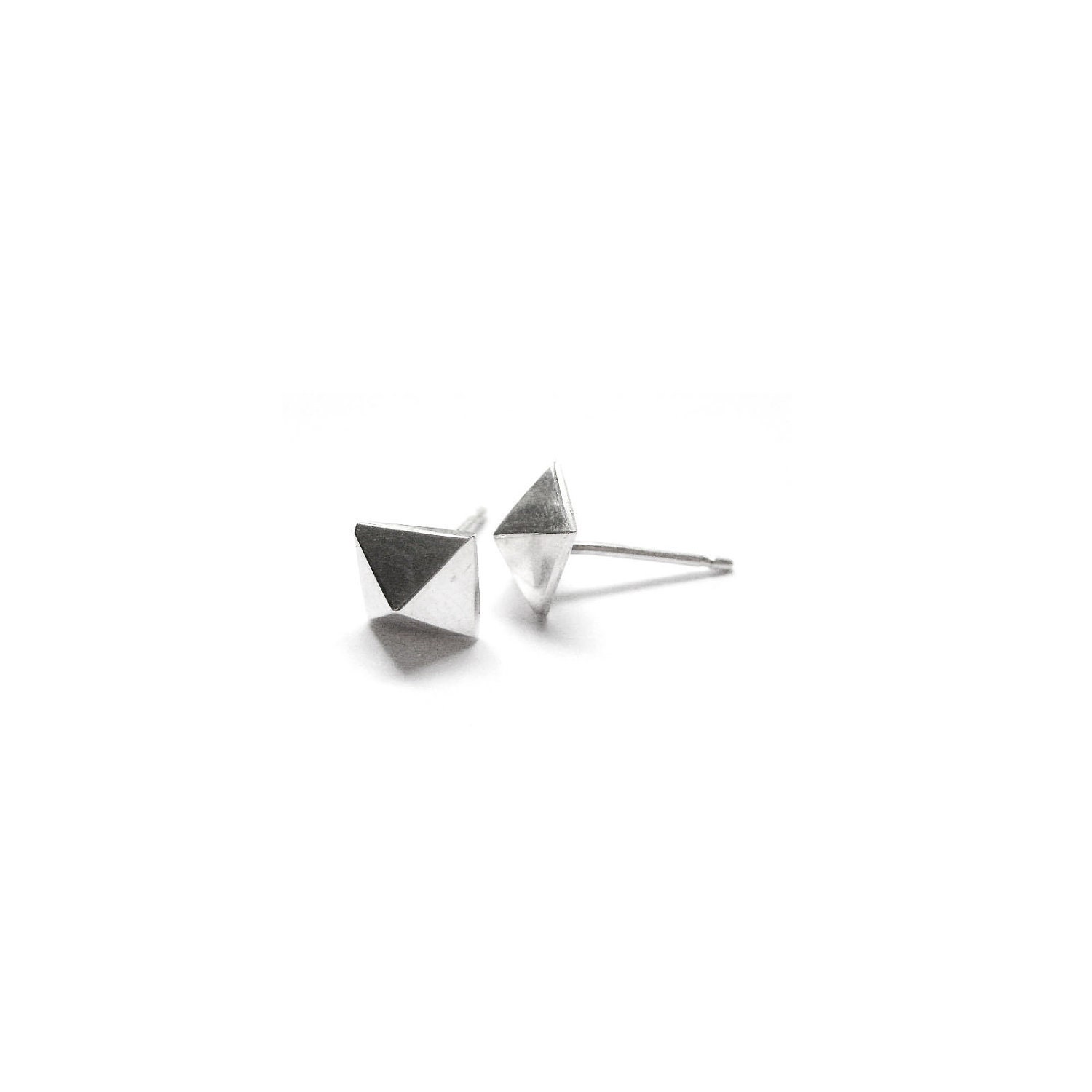 mini pyramid studs