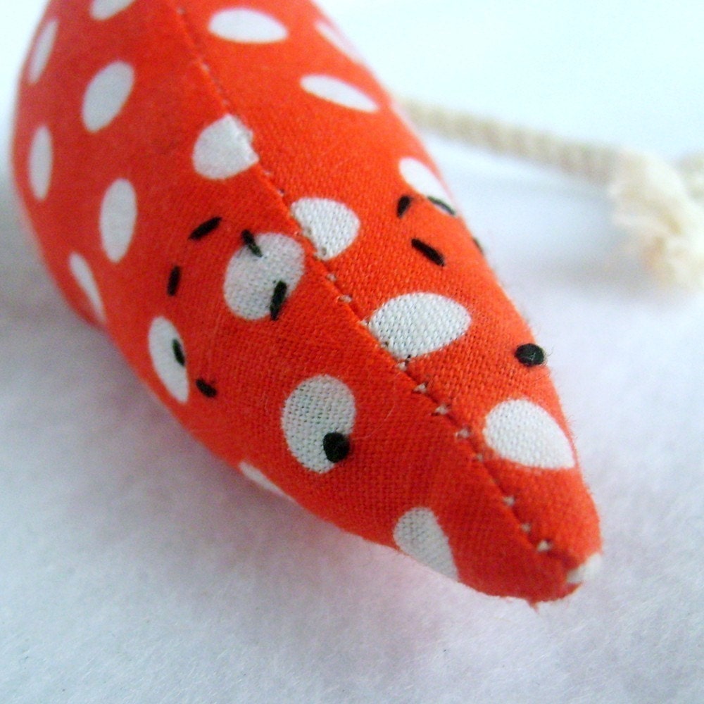 Cat toy mouse, from vintage fabric and organic catnip