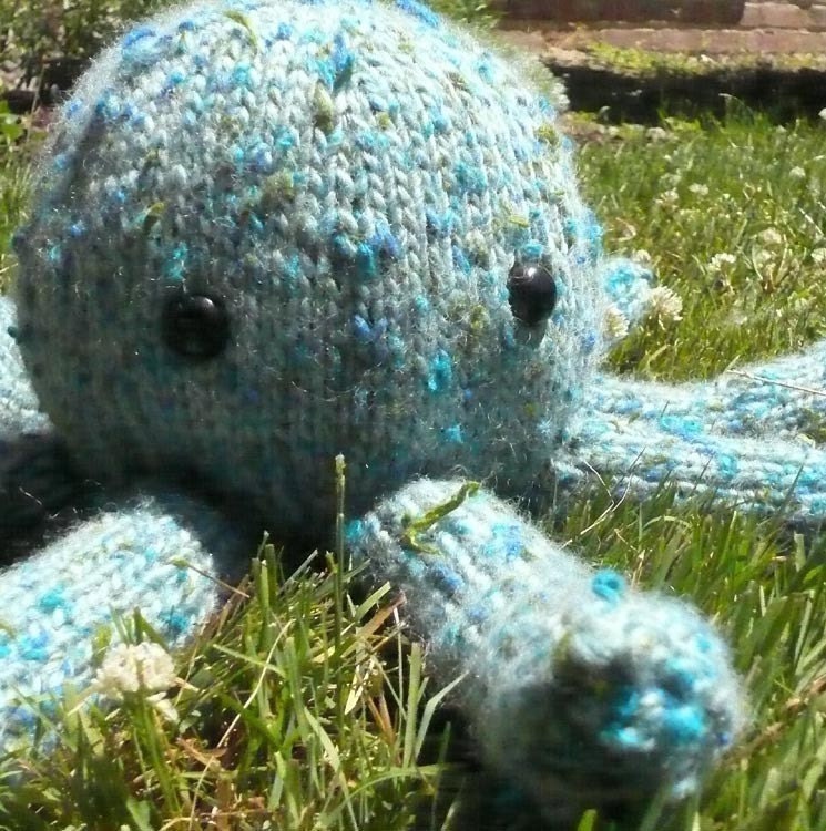 Ocho the Octopus knitting pattern