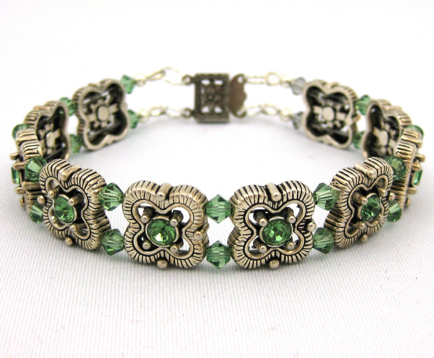 Clover - Bracelet (Green Swarovski Crystals in Silver Plated Beads and Clasp)
