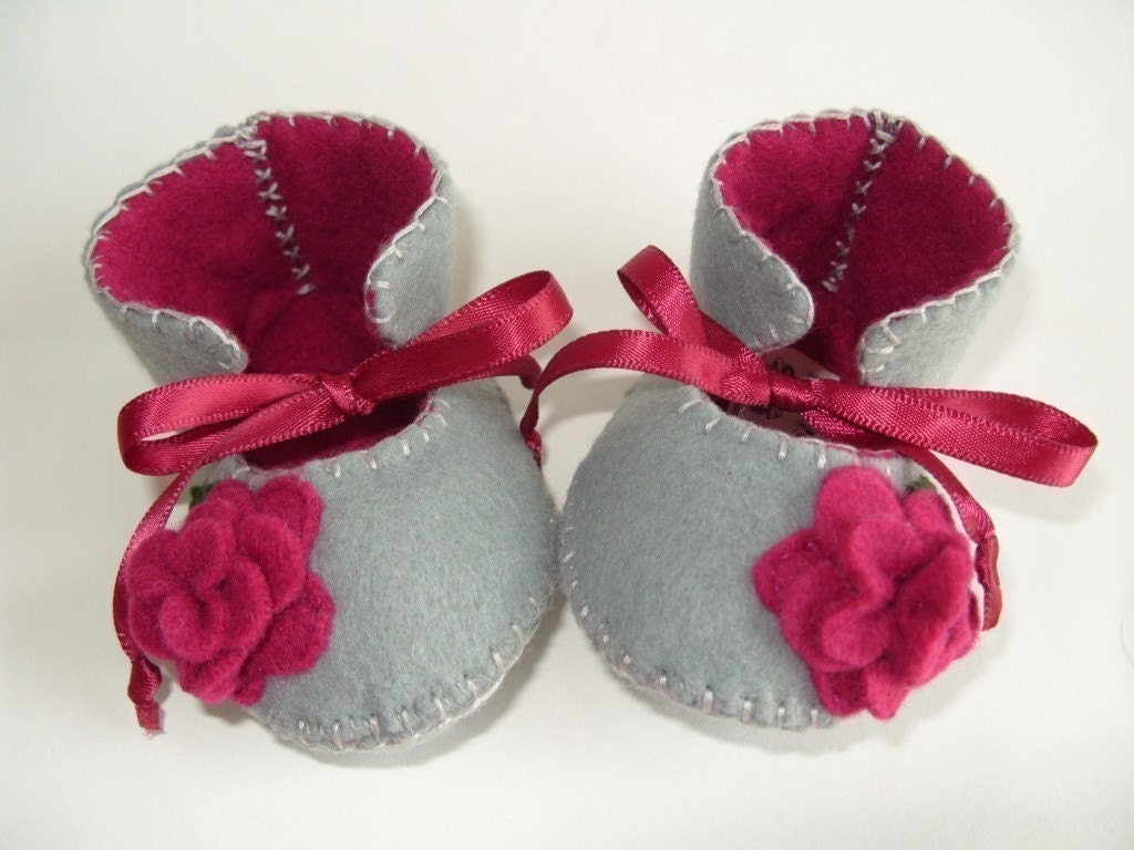 Grey and Fuchsia Baby Girl ECO Baby Booties for girls. Baby clothing. Baby shower gift