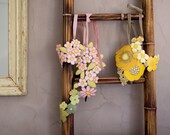 Pink flowers necklace
