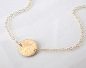 Single Circle Station Necklace - Small Hammered 14K Gold Filled - Femme