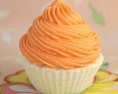 cupcake bath fizzie - ginger pear