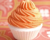 cupcake bath fizzie - white tea ginger