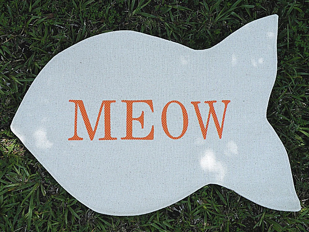 Personalized Pet Placemat  for Cats - Fish Shaped