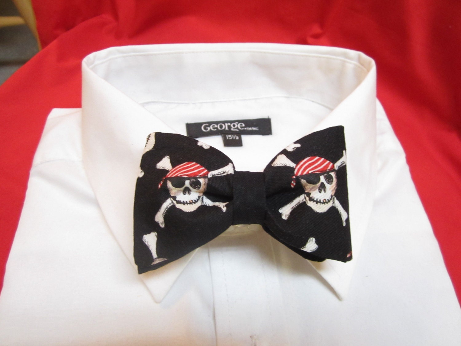 Pirate Skulls bow tie