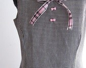 vintage 80s black and white houndstooth style mini dress with PINK BOW buttons and PINK and BLACK RIBBON