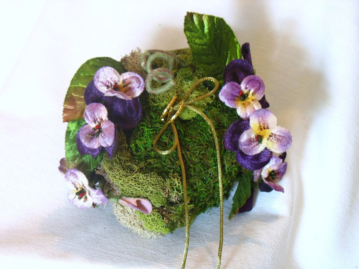 Woodland Moss and Violets Ring Pillow by fancibags on Etsy