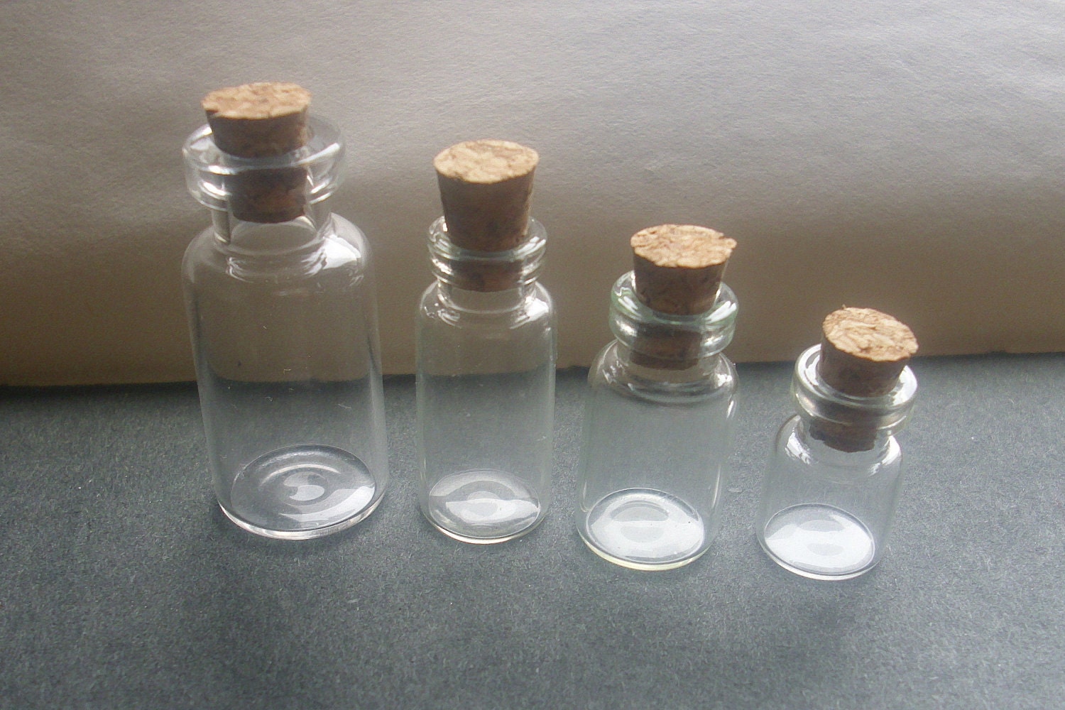 4 vial glass bottles with cork tops 0.5ml 1ml 1.4ml and 2ml