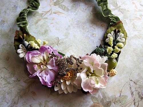 Frogland Necklace Bee Frog Nature Fruits Flowers Statement Lace Feminine Green Swarovski Crystals Leaves Gold Love Bull