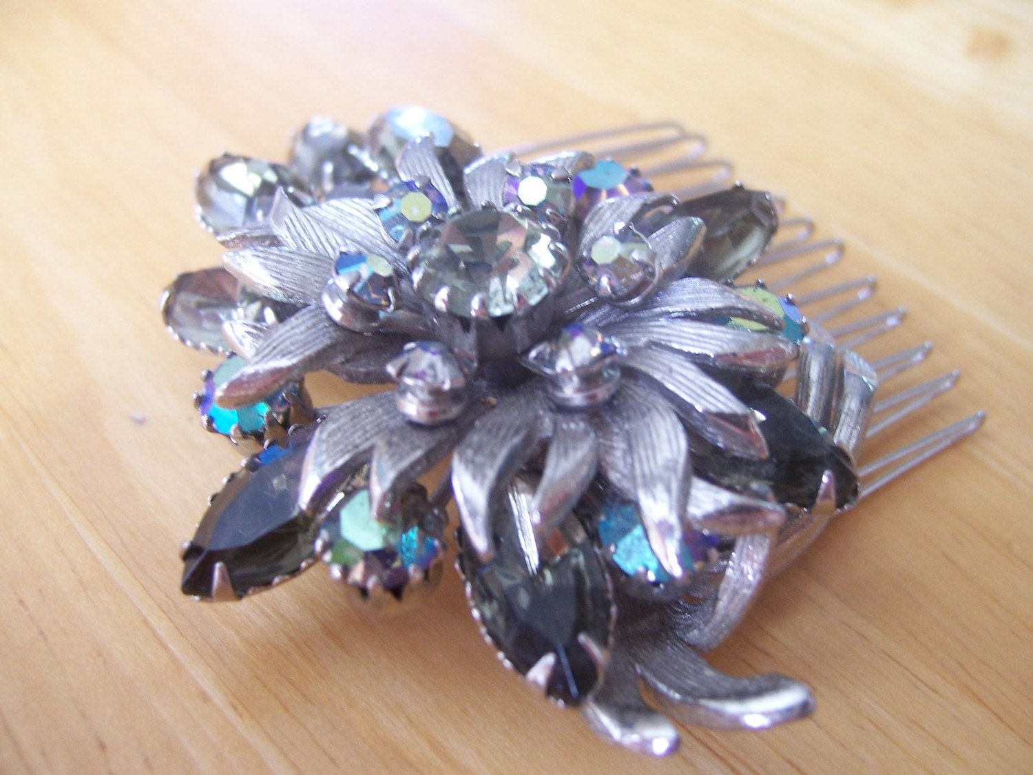 Vintage Crystal Flower Comb