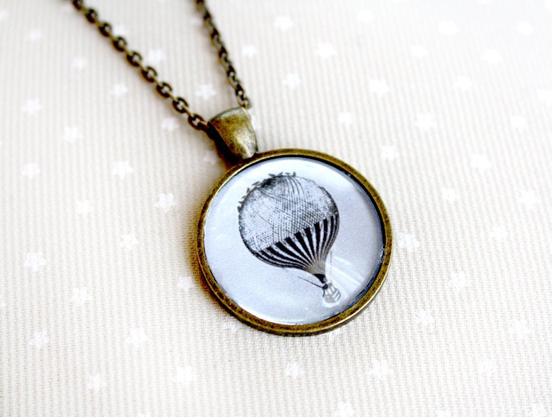 Traveler Necklace - Hot Hair Balloon Vintage Illustration Pendant