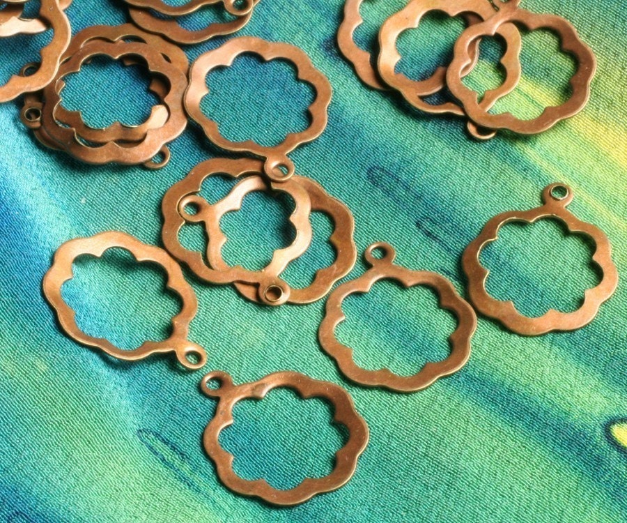 One Dollar SALE 24 pcs Antique copper dangle flower 12mm in diameter (item ID ACDF7)
