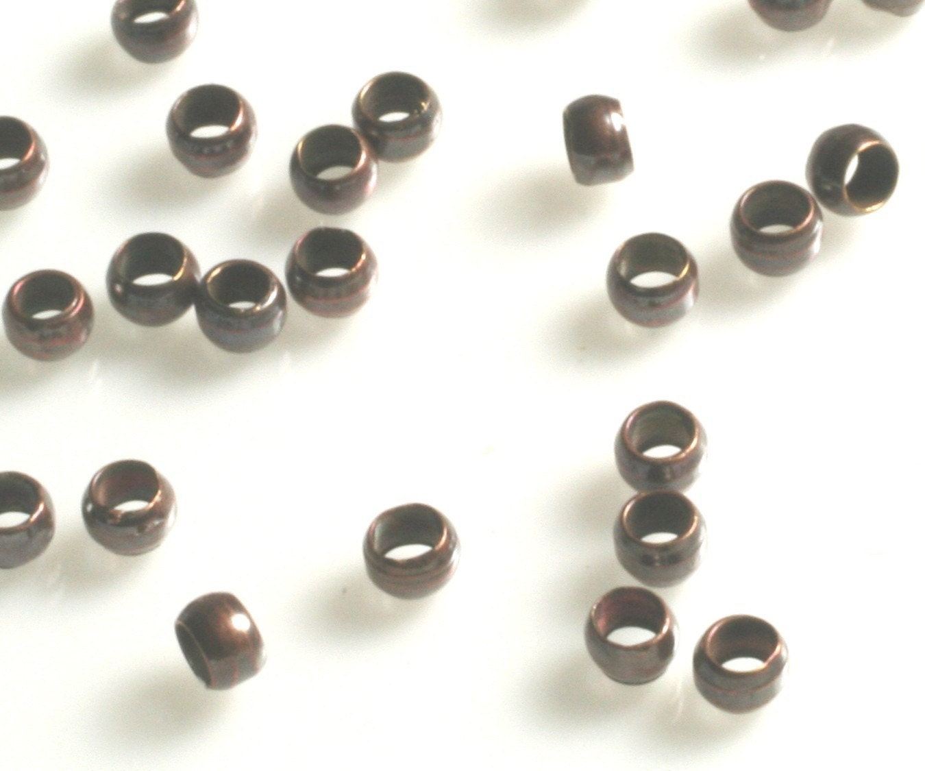 Antique copper crimp bead aprox 1.5mm, 200 pcs (item ID B0602ACCB2)