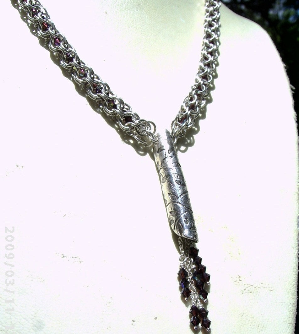 Burgundy Ripple Chainmaille Necklace