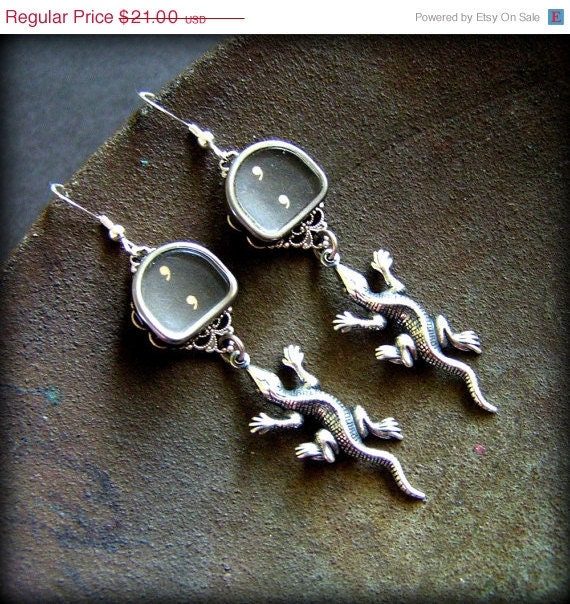 COMMA CHAMELEON - Vintage Typewriter Keys Earrings