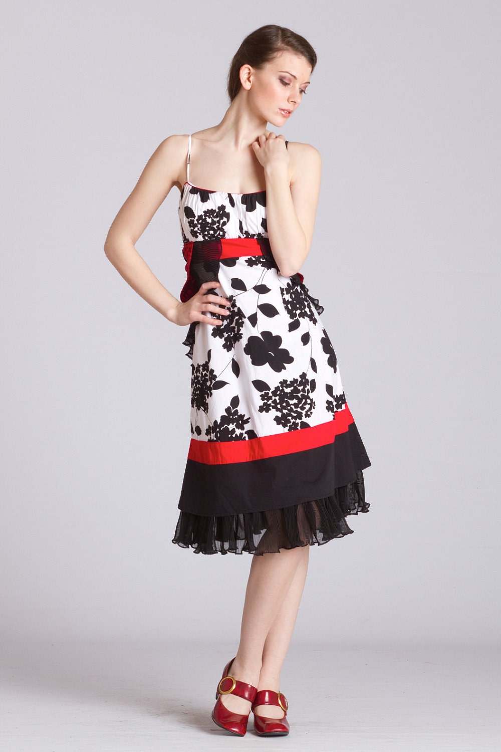Garden Party Dress Mod Floral Prom Wedding Red, White, Black Spring