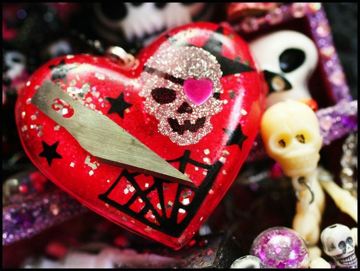 Heart Breaker - Resin Razor Blade Necklace