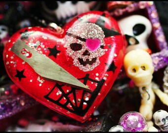 Heart Breaker - Resin Razor Blade Necklace