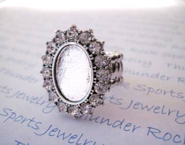 One Antique Silver Plated Adjustable Blank Stretch Ring Blank with an Oval Cabochon Bezel Tray Setting