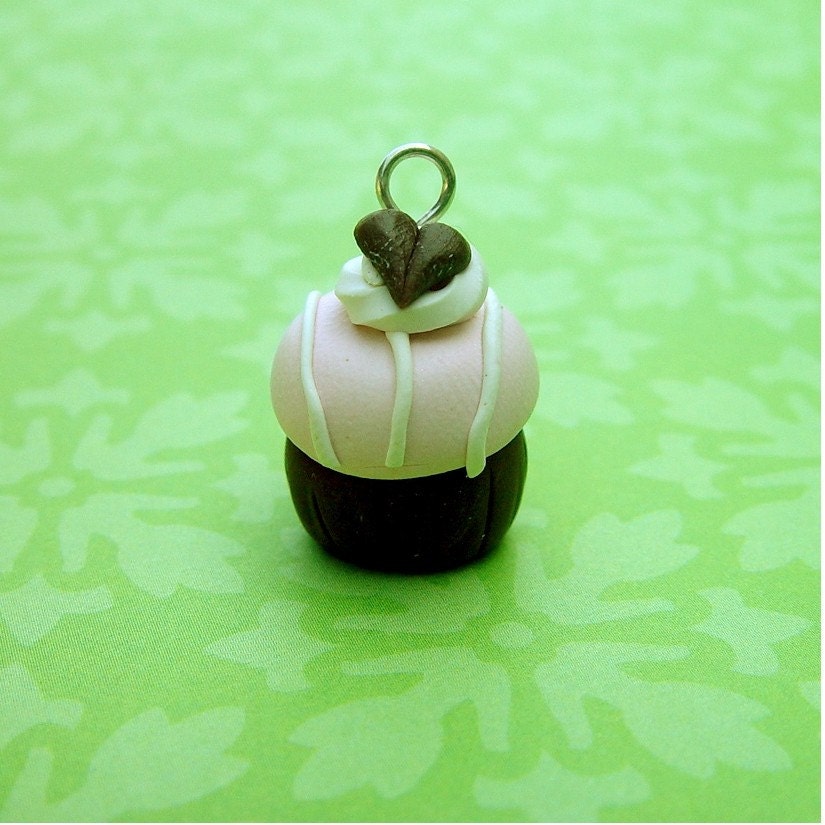 Cupcake Charm. Polymer clay cupcake. Valentine Heart Cupcake