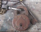Free Gift Necklace 2 pc. Bogo Wholesale lot spade huge large heavy long hardware found object skeleton key PadLock Pad lock SteamPunk n65