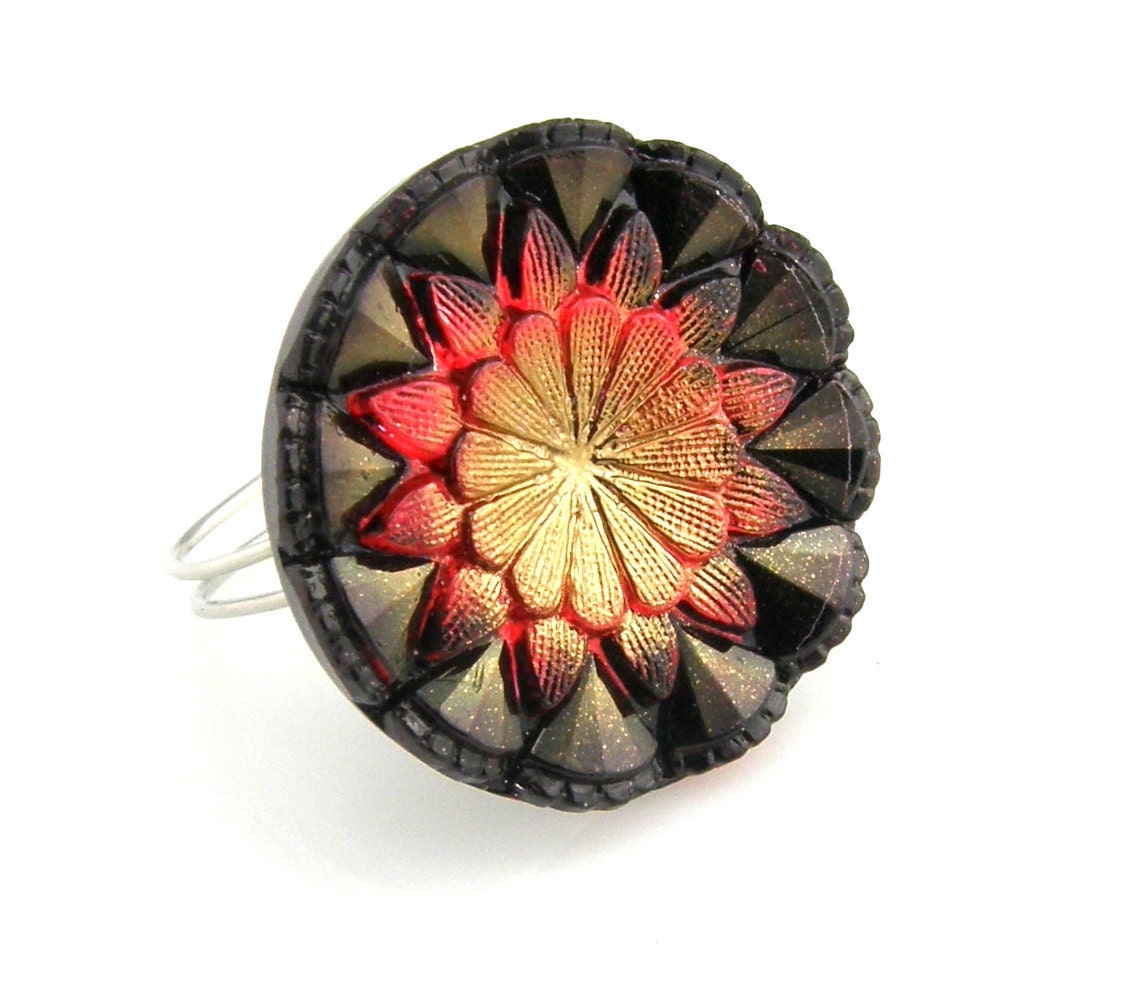Cocktail Ring Czech Glass Starburst Red and Black