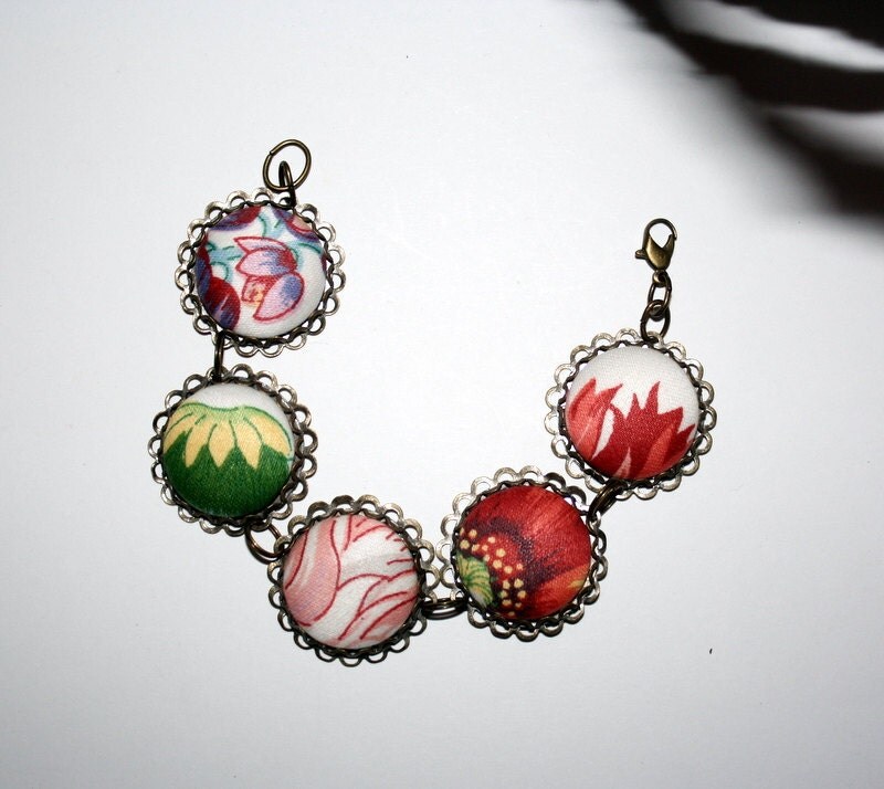 Bracelet Covered Buttons BOTANICAL GARDEN Vintage Fabric  Handmade Fabulous
