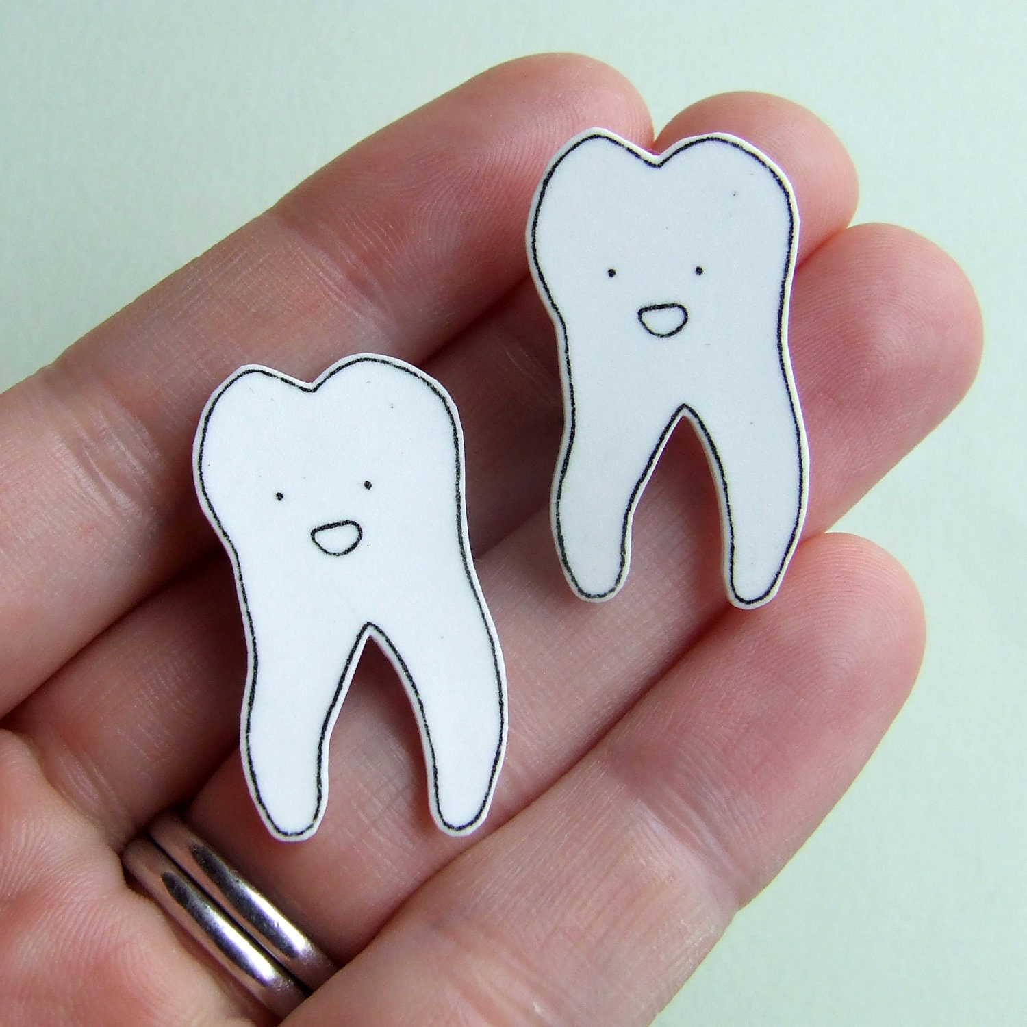 Tooth - Small Illustrated Pin Badge