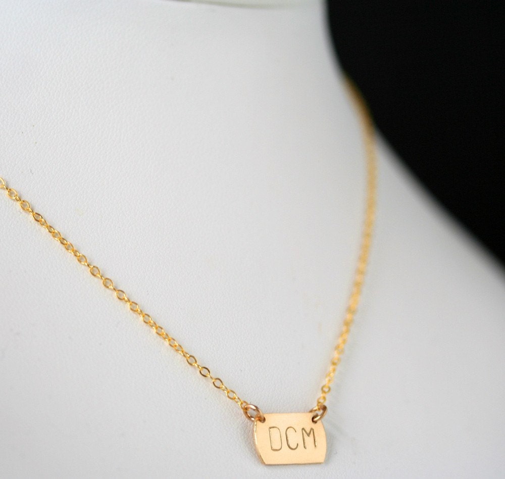 Near Your Heart Personalized Horizontal Petite Rectangle Choker Necklace in 14K Gold Filled