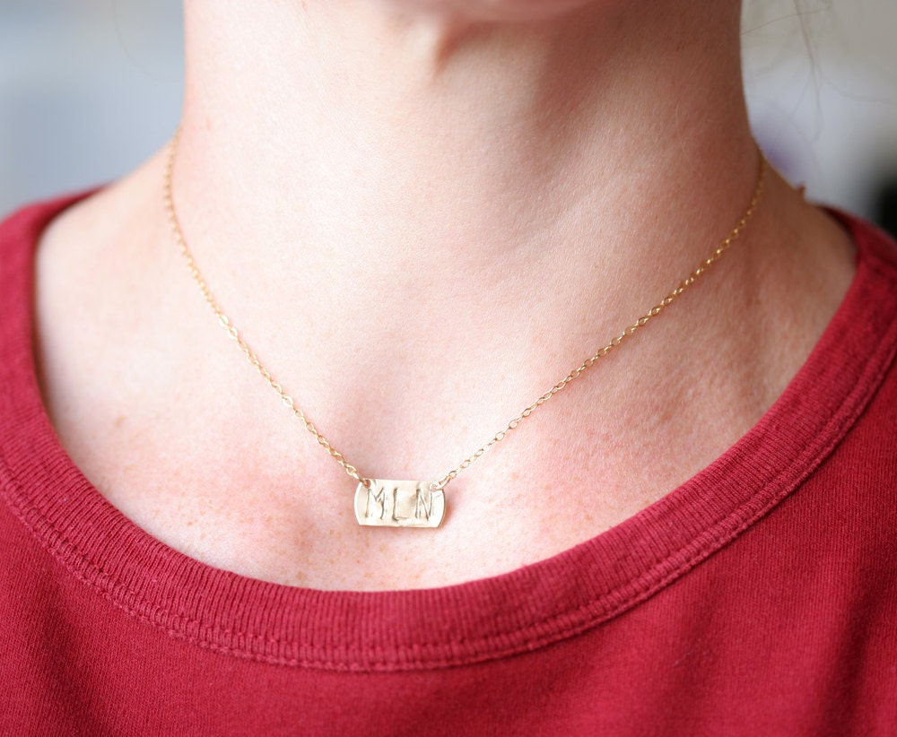 Near Your Heart Personalized Horizontal Petite Rectangle Choker Necklace in 14K Gold Filled