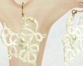 Hearts of Lace  - Tatted Dangle Earrings with Glass Pearls on rose gold earwires
