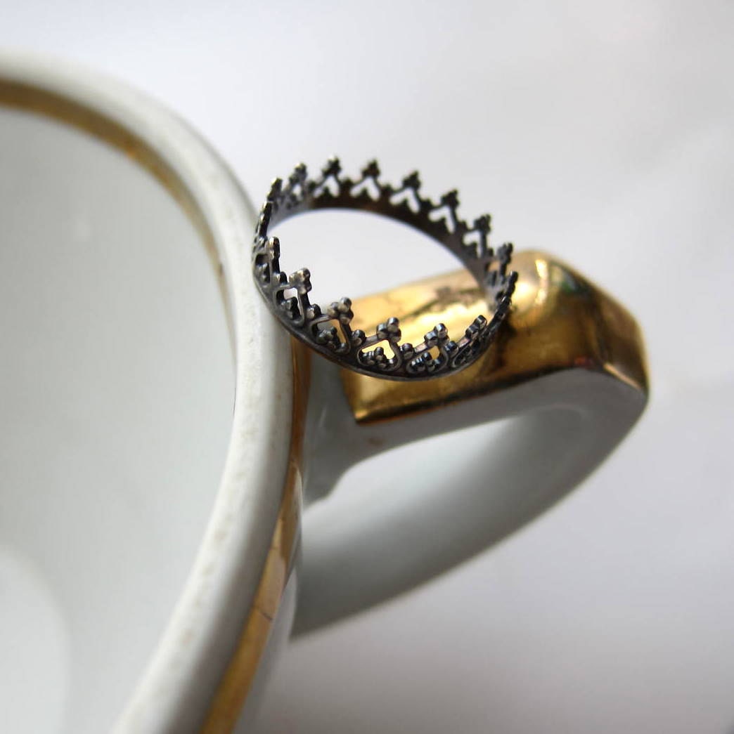 There is no quen without a crown, chic-rock oxidized ring, freeshippingfrance