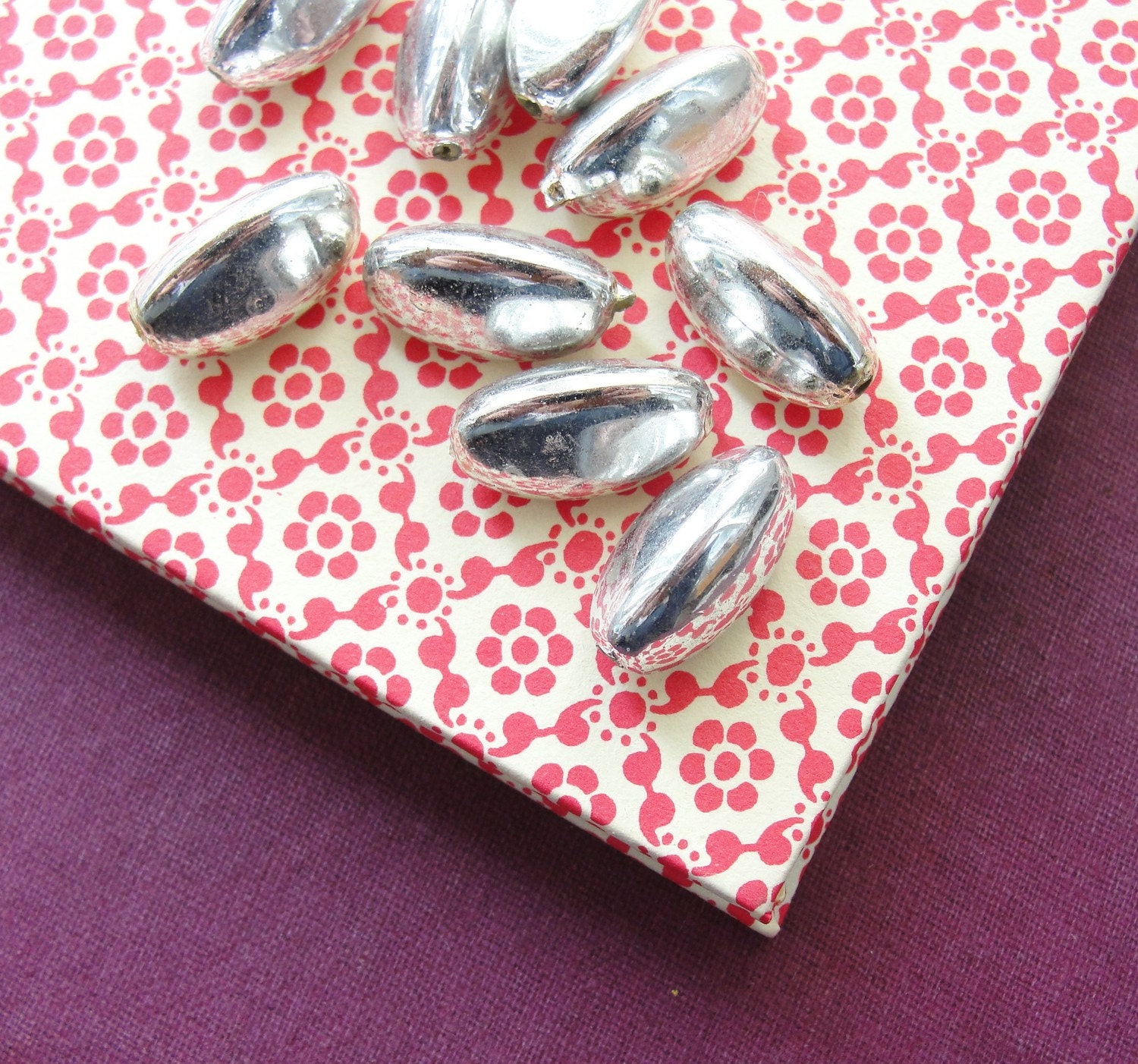Metalized beads triangle ovals (12 pcs)