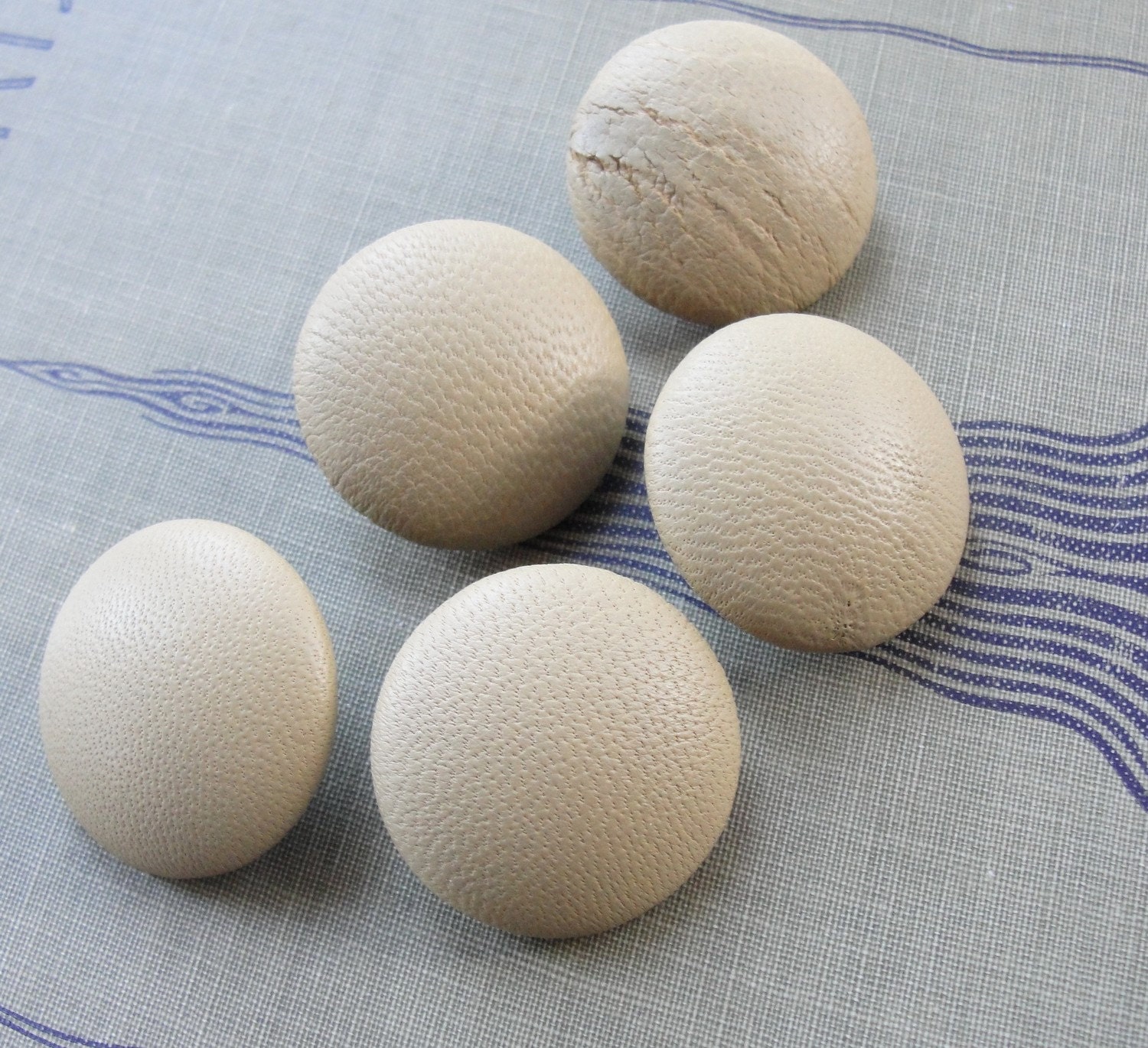 Fabric Covered Buttons - Leather - 5pc