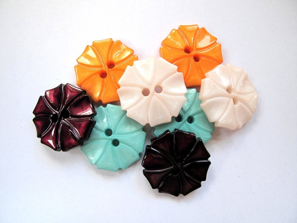 Buttons Bakelite Repro x8