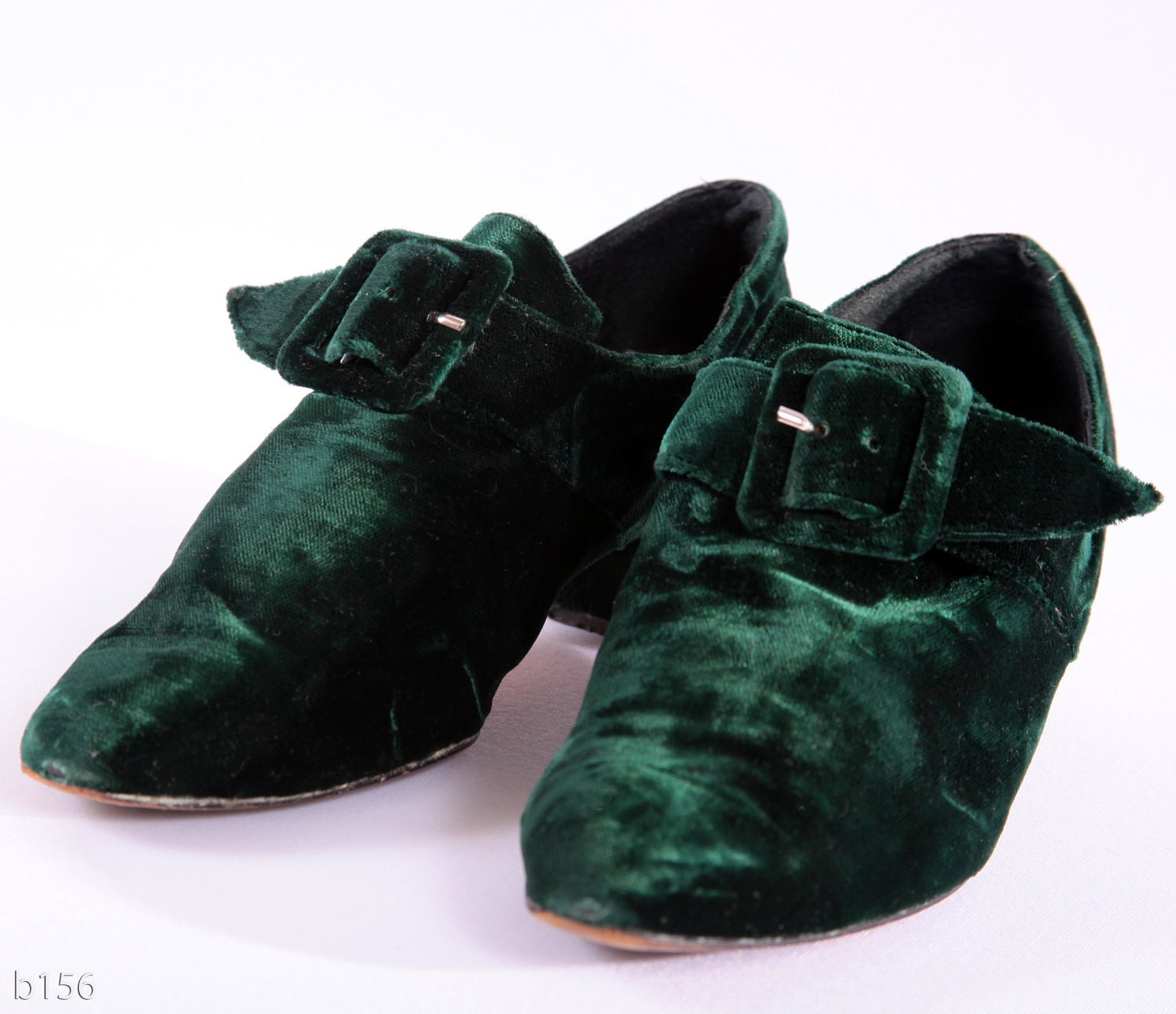 Vintage 1980s Kelly Green Velvet Shoes / Pixie Christmas / us 6 / eur 36