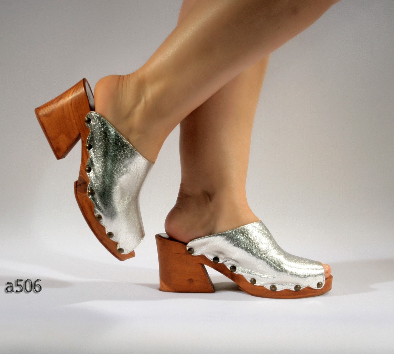 Reserved. Vintage Chunky Heels Clogs / Silver Leather Carnival Platforms / size 8.5 - 9, EUR 39.5